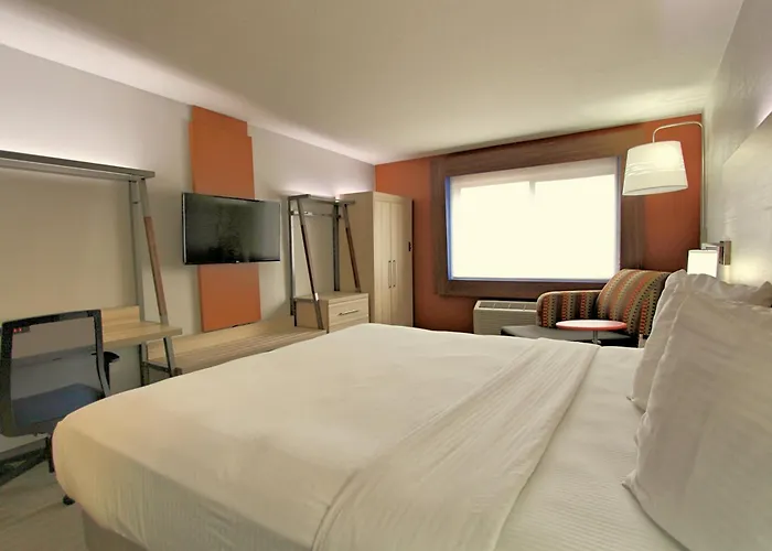Express - Oak Creek By Ihg 3*