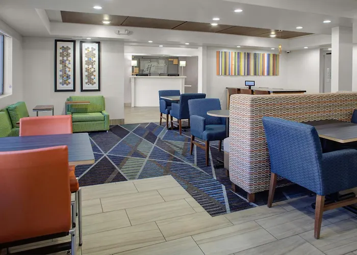 Hotel Express - Oak Creek By Ihg