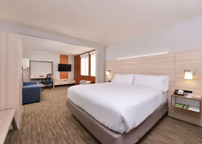 Hotel Express - Oak Creek By Ihg 3*