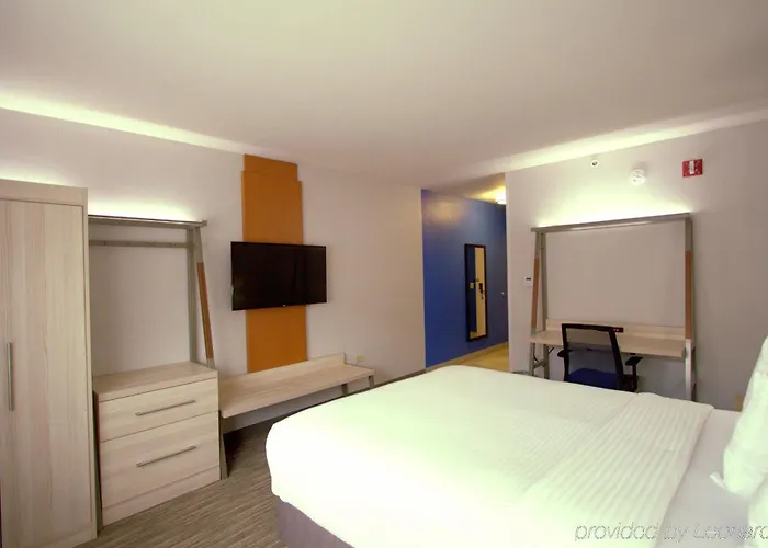 Express - Oak Creek By Ihg Hotel